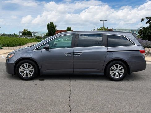 Used 2016 Honda Odyssey SE image 2