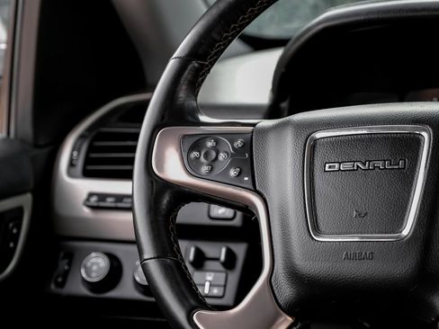 Used 2017 GMC Yukon Denali image 13