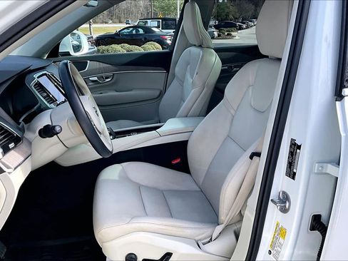 Used 2023 Volvo XC90 B6 Plus w/ Protection Package Premier image 7