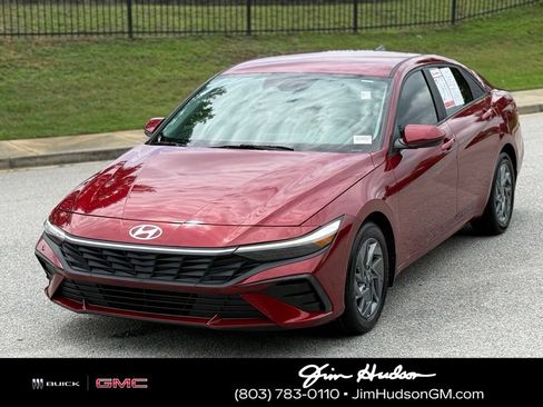 Used 2024 Hyundai Elantra SEL FWD image 9