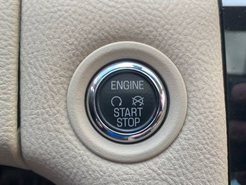 Used 2019 Ford Taurus Limited AWD/4WD image 12