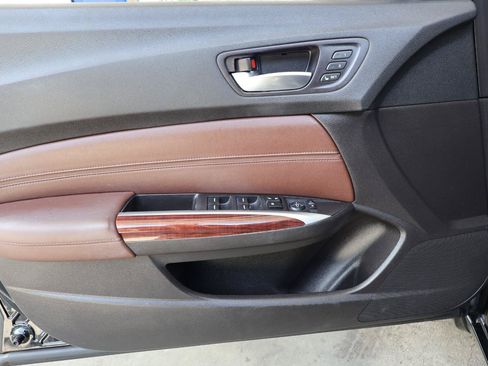 Used 2015 Acura TLX V6 w/ Technology Package FWD image 34
