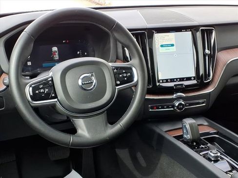 Used 2024 Volvo XC60 B5 Plus AWD/4WD image 15