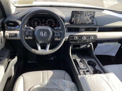 New 2025 Honda Pilot EX-L image 9
