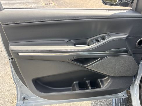 New 2026 Lincoln Navigator L Reserve AWD/4WD image 11