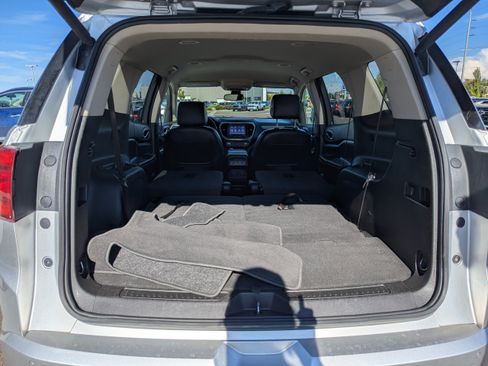 Certified 2019 GMC Acadia Denali AWD/4WD image 37