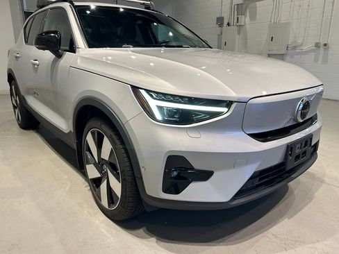 Used 2023 Volvo XC40 Recharge Ultimate AWD/4WD image 7