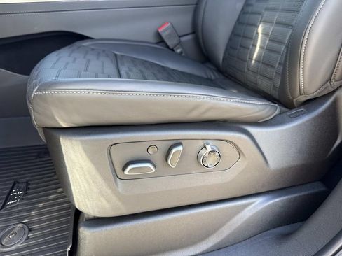 New 2026 Cadillac Escalade ESV Platinum Luxury w/ LPO, Floor Liner Package AWD/4WD image 21