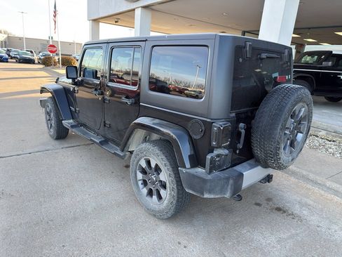Used 2014 Jeep Wrangler Unlimited Sahara w/ Connectivity Group image 7