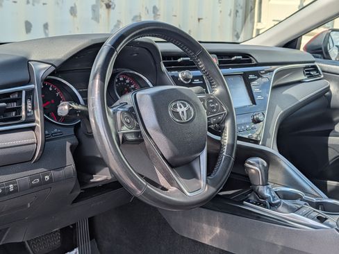 Used 2018 Toyota Camry XSE FWD image 20