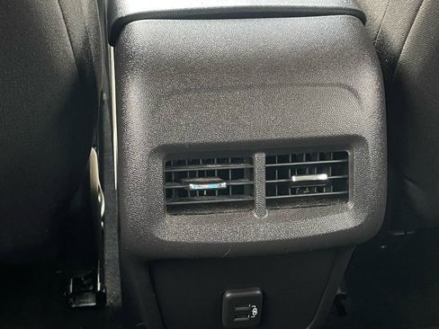 Used 2024 Chevrolet Equinox LT image 25