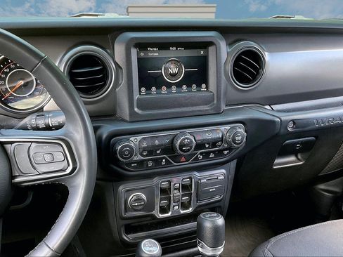 Used 2023 Jeep Wrangler Unlimited Sport AWD/4WD image 6