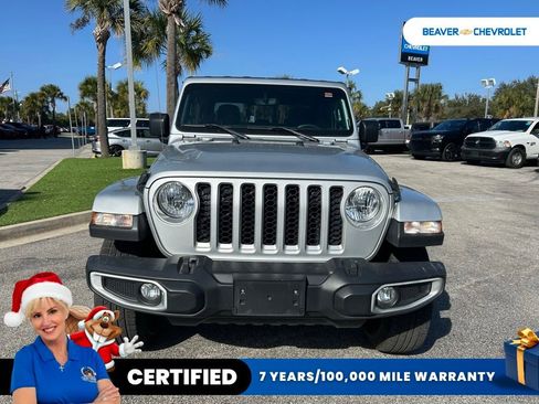 Used 2023 Jeep Gladiator Overland image 12