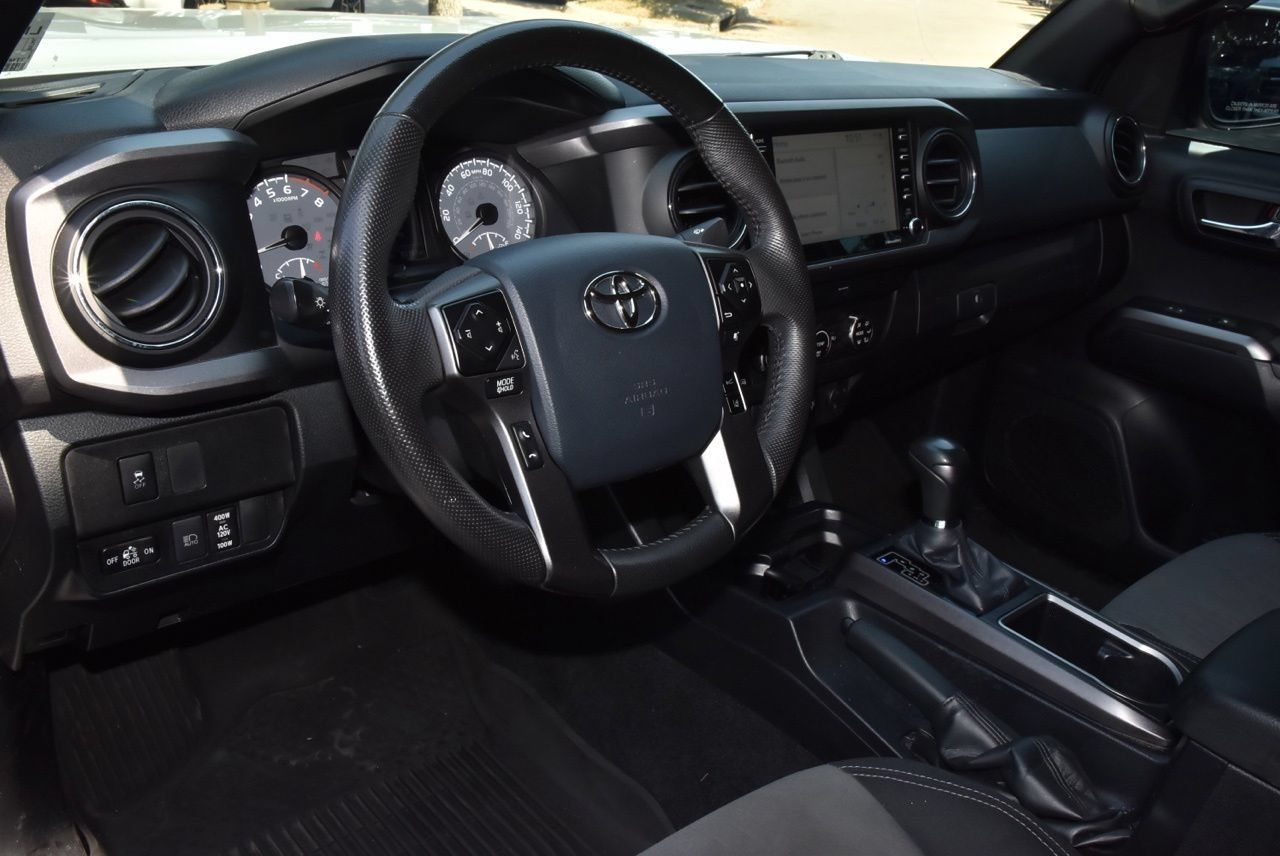 Used 2020 Toyota Tacoma TRD Off-Road AWD/4WD image 31