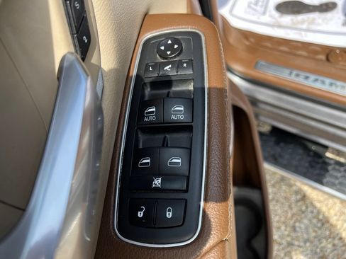 Used 2020 RAM 1500 Laramie AWD/4WD image 30