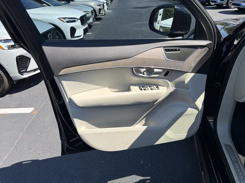 Certified 2023 Volvo XC90 B5 Plus AWD/4WD image 14