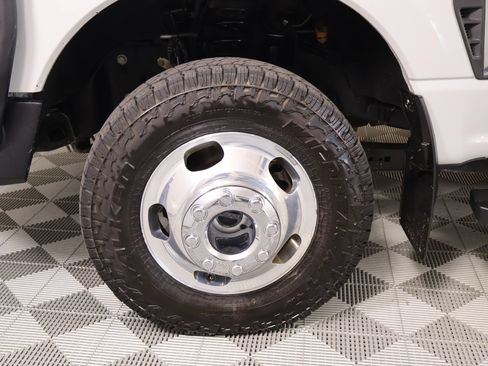 Used 2025 Ford F350 Lariat AWD/4WD image 18