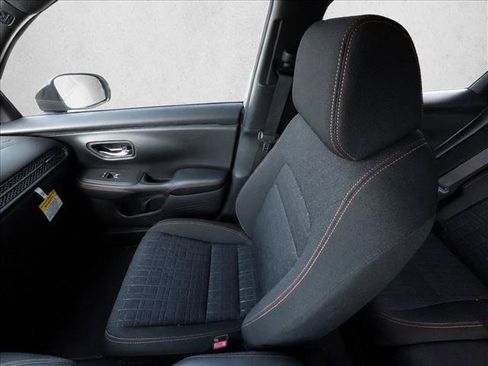 Used 2024 Honda HR-V Sport image 17