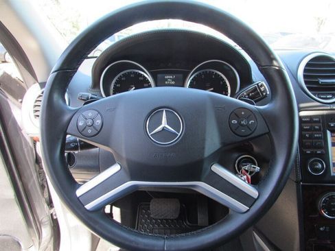 Used 2011 Mercedes-Benz GL 450 4MATIC image 18