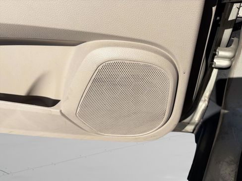 Used 2016 Cadillac SRX Luxury w/ Driver Awareness Package image 25