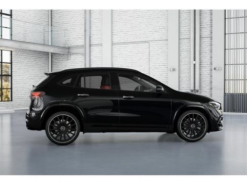 New 2026 Mercedes-Benz GLA 35 AMG 4MATIC image 17
