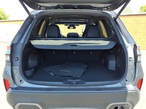 Used 2025 Subaru Forester Limited w/ Popular Package AWD/4WD image 16