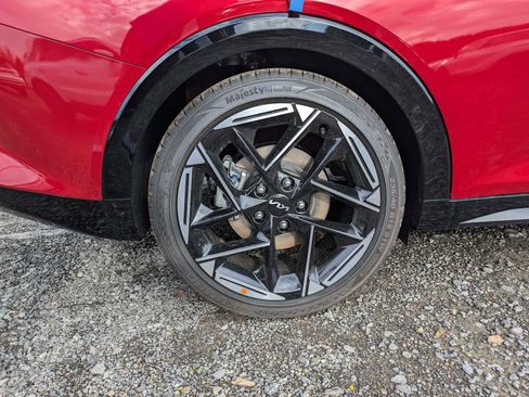 New 2025 Kia K4 GT-Line w/ GT-Line Premium Package FWD image 3