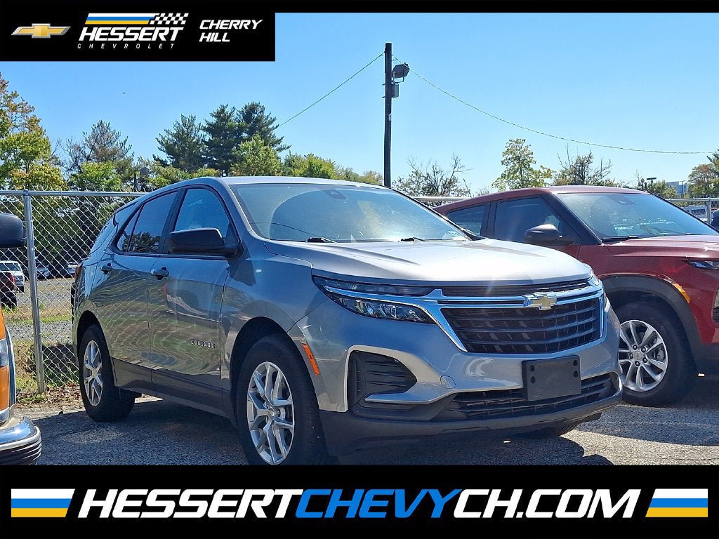 Used 2023 Chevrolet Equinox LS w/ LS Convenience Package FWD image 1