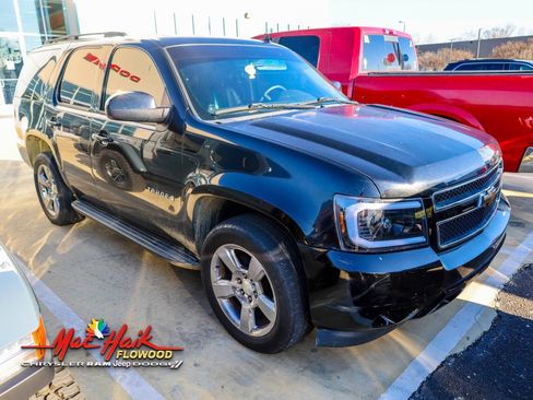 Used 2009 Chevrolet Tahoe LT w/ Luxury Package image 2