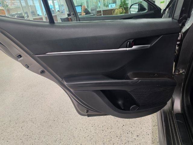 Used 2021 Toyota Camry SE FWD image 26