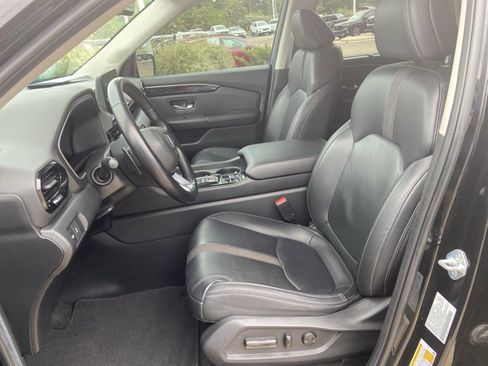 Used 2025 Honda Pilot EX-L image 18