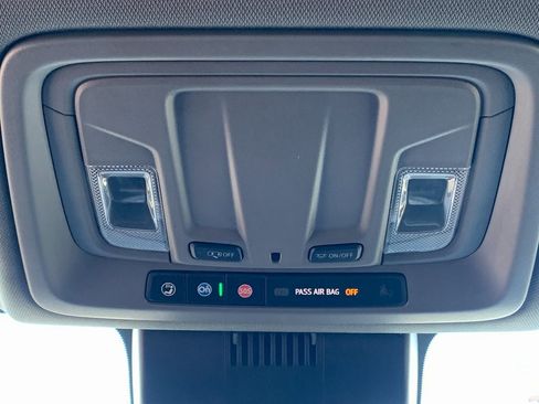 Used 2022 Chevrolet Silverado 1500 Custom image 13