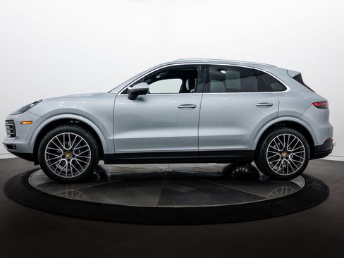 Certified 2020 Porsche Cayenne AWD/4WD image 2