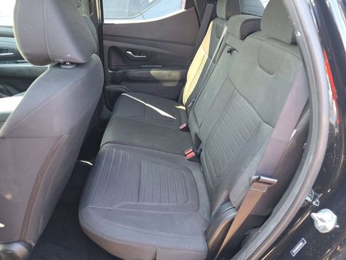 Used 2025 Hyundai Santa Cruz SE image 16