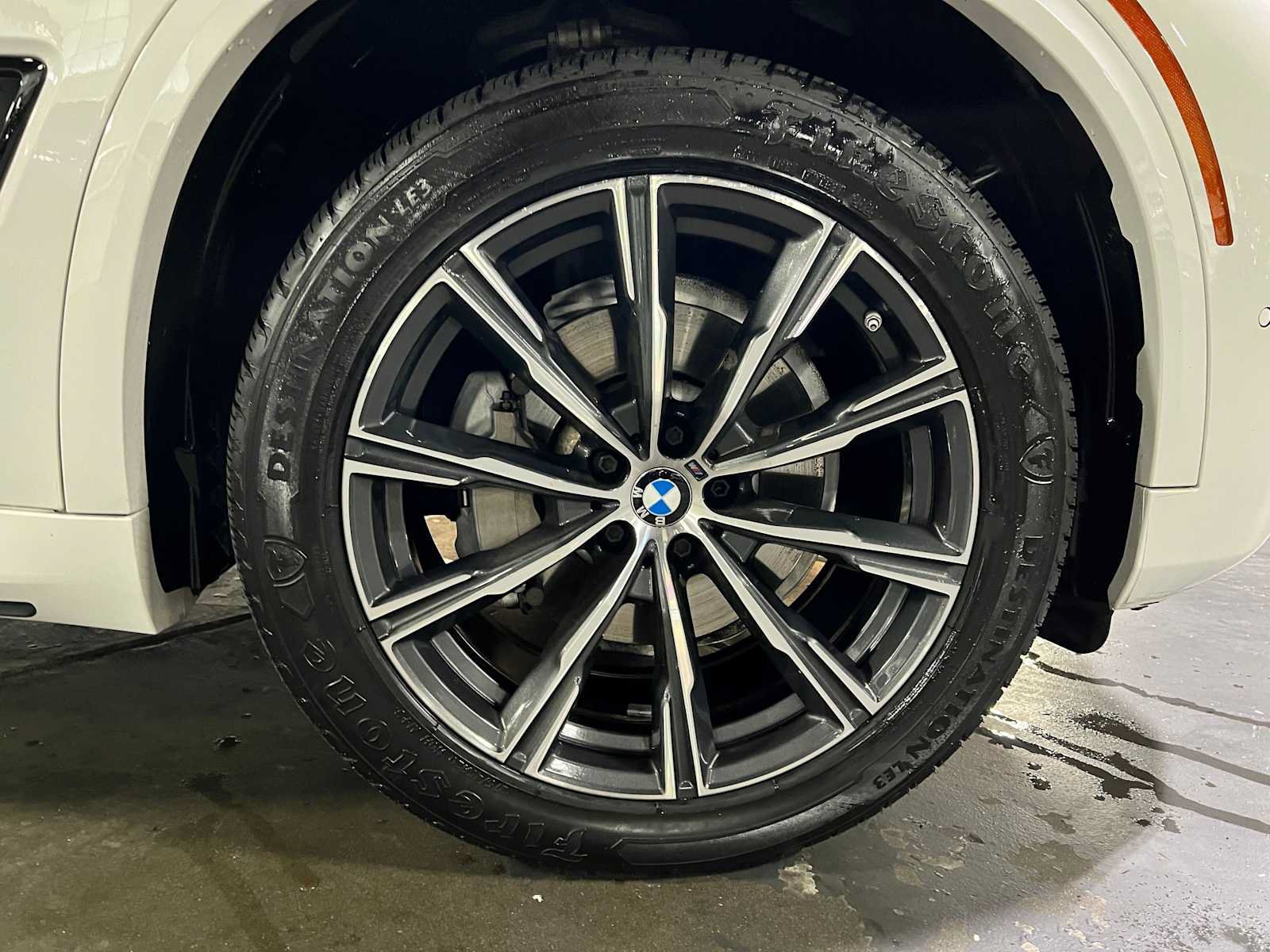 Used 2023 BMW X5 xDrive40i w/ M Sport Package AWD/4WD image 9