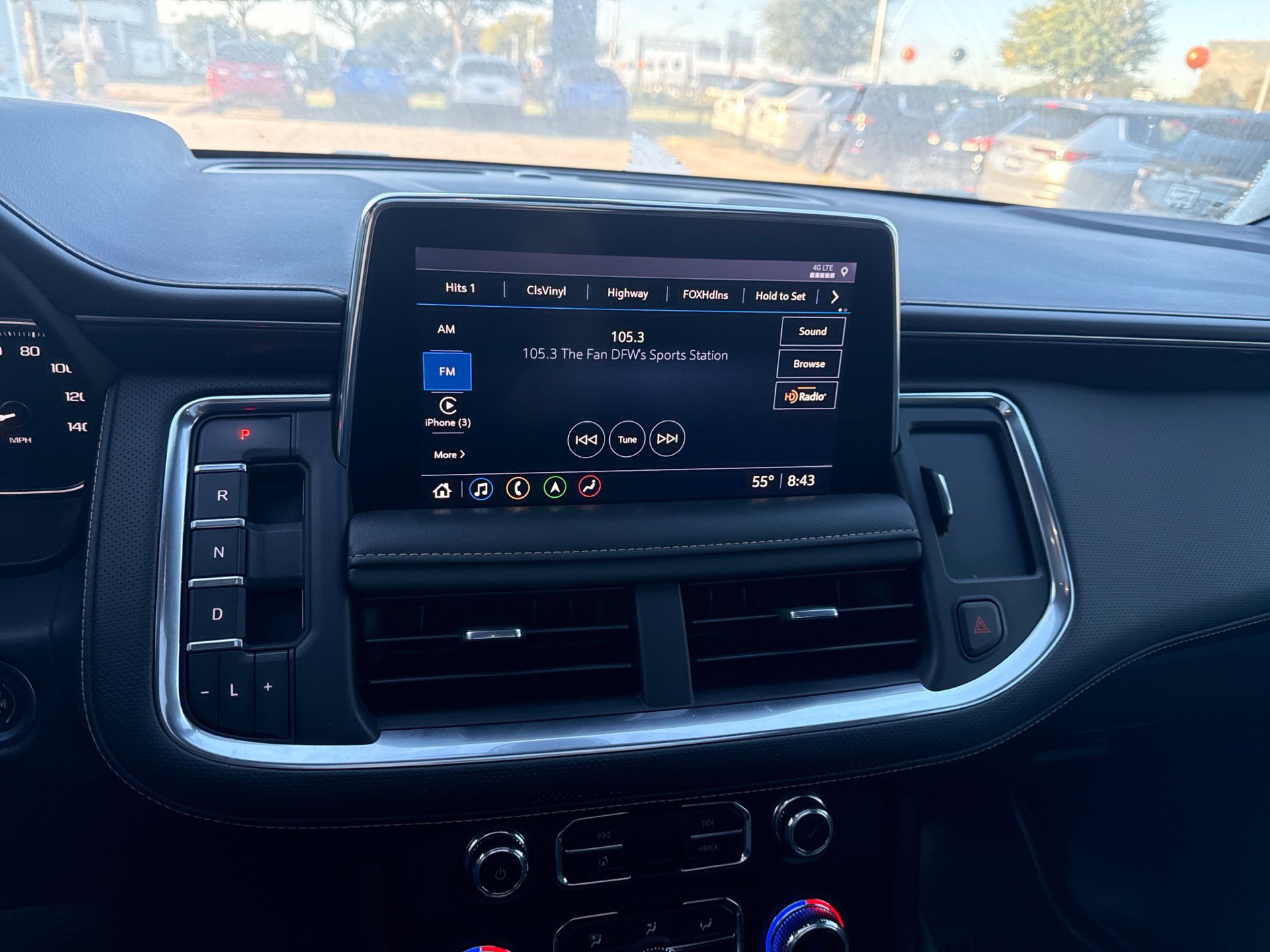 Used 2021 GMC Yukon XL AT4 w/ AT4 Premium Plus Package AWD/4WD image 8