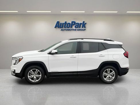 Used 2023 GMC Terrain SLE w/ Driver Convenience Package AWD/4WD image 4