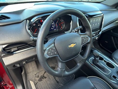 Used 2023 Chevrolet Traverse Premier image 10