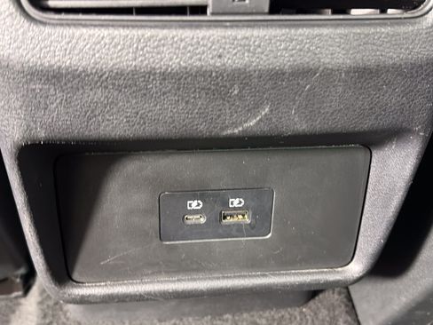 Used 2023 Nissan Rogue SV AWD/4WD image 17