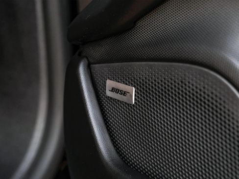 Used 2021 Porsche Taycan image 40