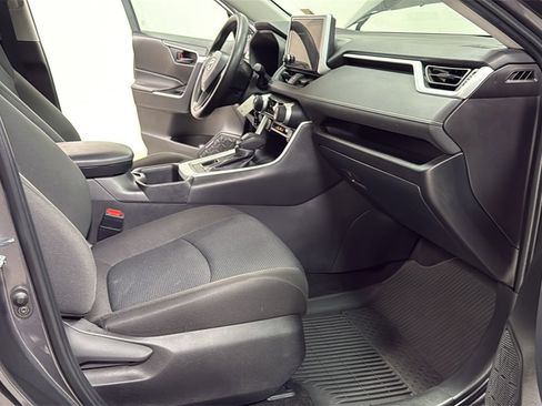 Used 2025 Toyota RAV4 LE image 18