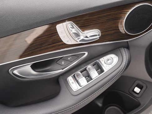Used 2018 Mercedes-Benz C 300 Sedan image 22