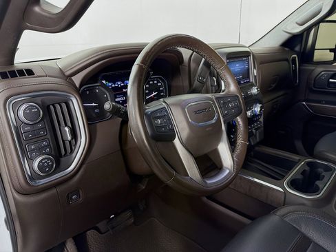 Used 2022 GMC Sierra 3500 Denali image 10