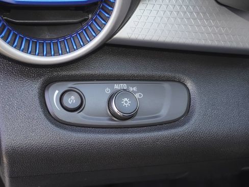 Used 2025 Chevrolet Trax LS FWD image 13