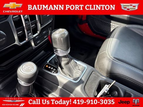 Used 2022 Jeep Wrangler Unlimited Sahara w/ LED Lighting Group AWD/4WD image 25