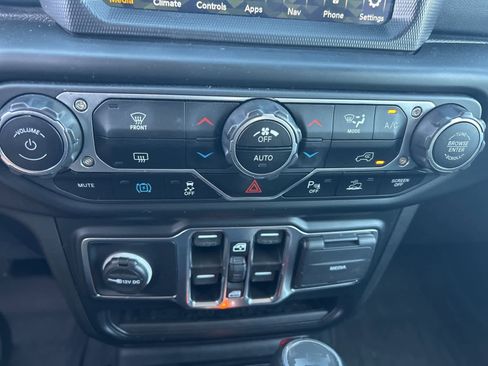 Used 2023 Jeep Wrangler Sahara w/ Safety Group image 39