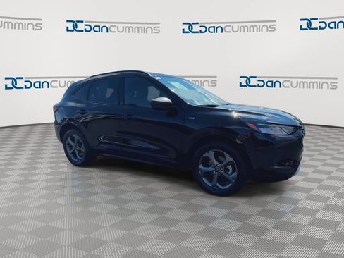 Used 2024 Ford Escape ST-Line FWD image 2