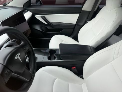 Used 2020 Tesla Model 3 Standard Range Plus RWD image 26