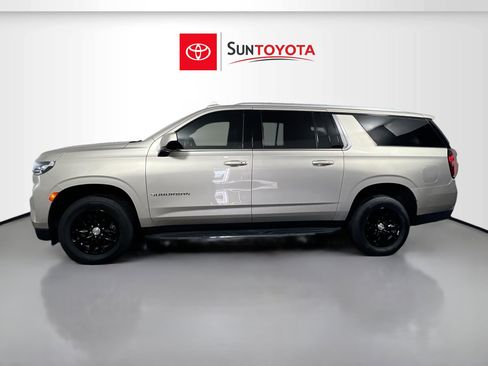 Used 2022 Chevrolet Suburban LT image 7