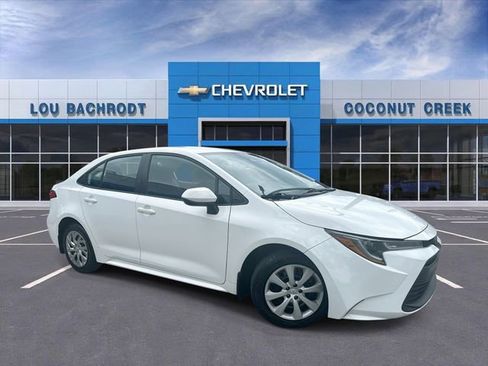 Used 2024 Toyota Corolla LE FWD image 1